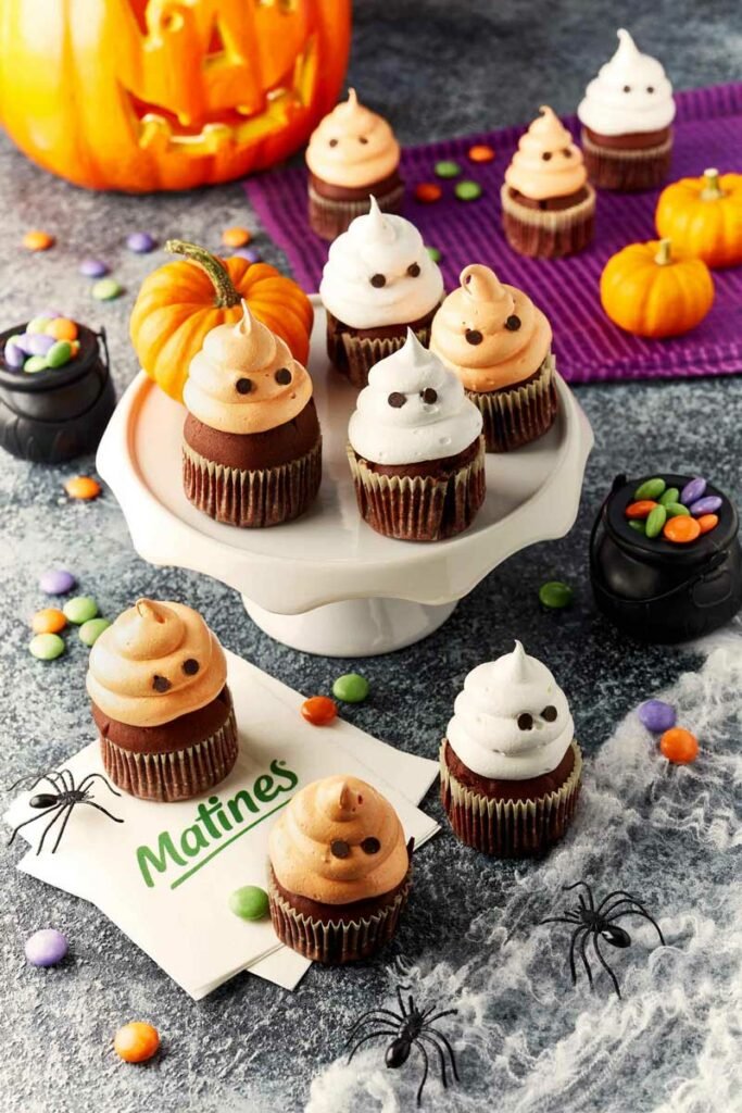 muffins fantomes de Halloween pour mettre en avant la marque Matines par un photographe culinaire branding